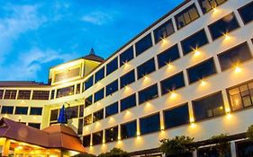 Golden Dragon Resort